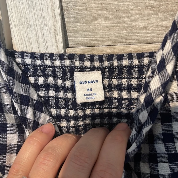 📦 Old Navy tank top - Picture 3 of 3